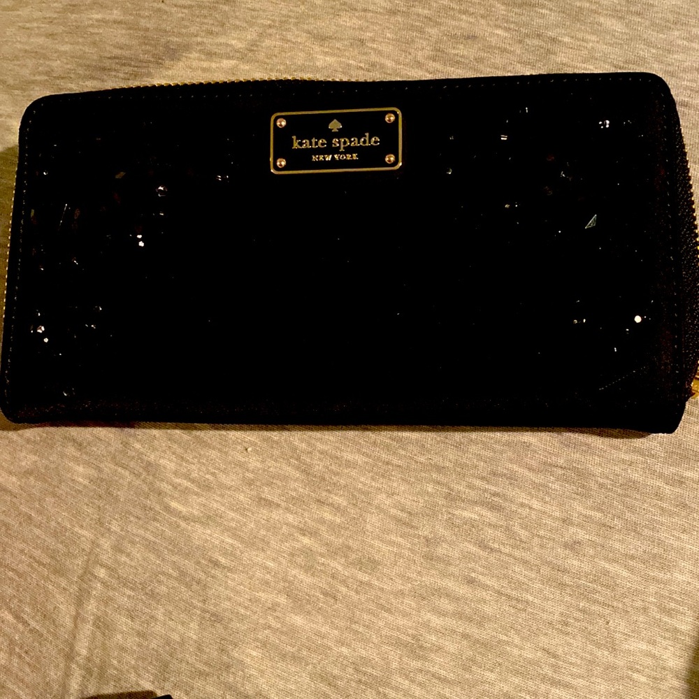 🎉🎉🎉🎉Kate Spade Wallet